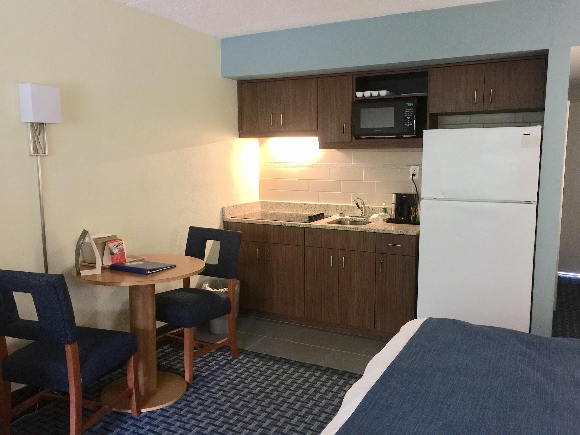 Days Inn By Wyndham Cocoa Beach Port Canaveral Ngoại thất bức ảnh