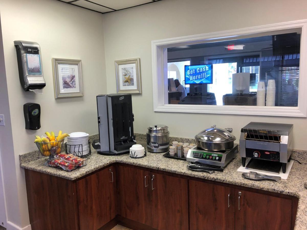 Days Inn By Wyndham Cocoa Beach Port Canaveral Ngoại thất bức ảnh