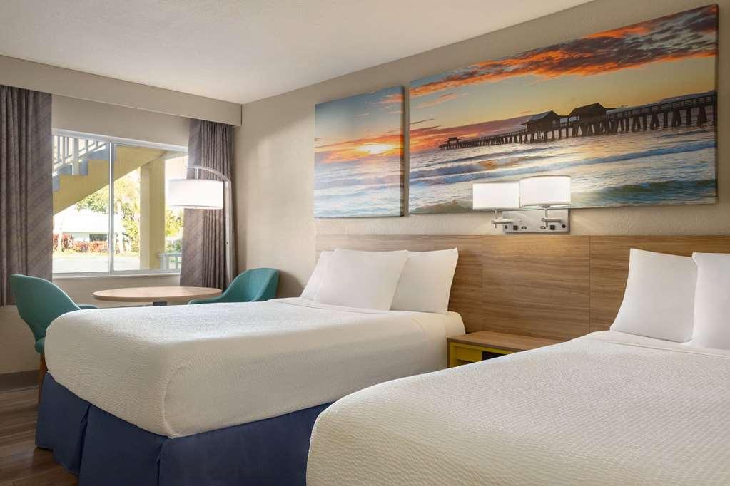 Days Inn By Wyndham Cocoa Beach Port Canaveral Phòng bức ảnh