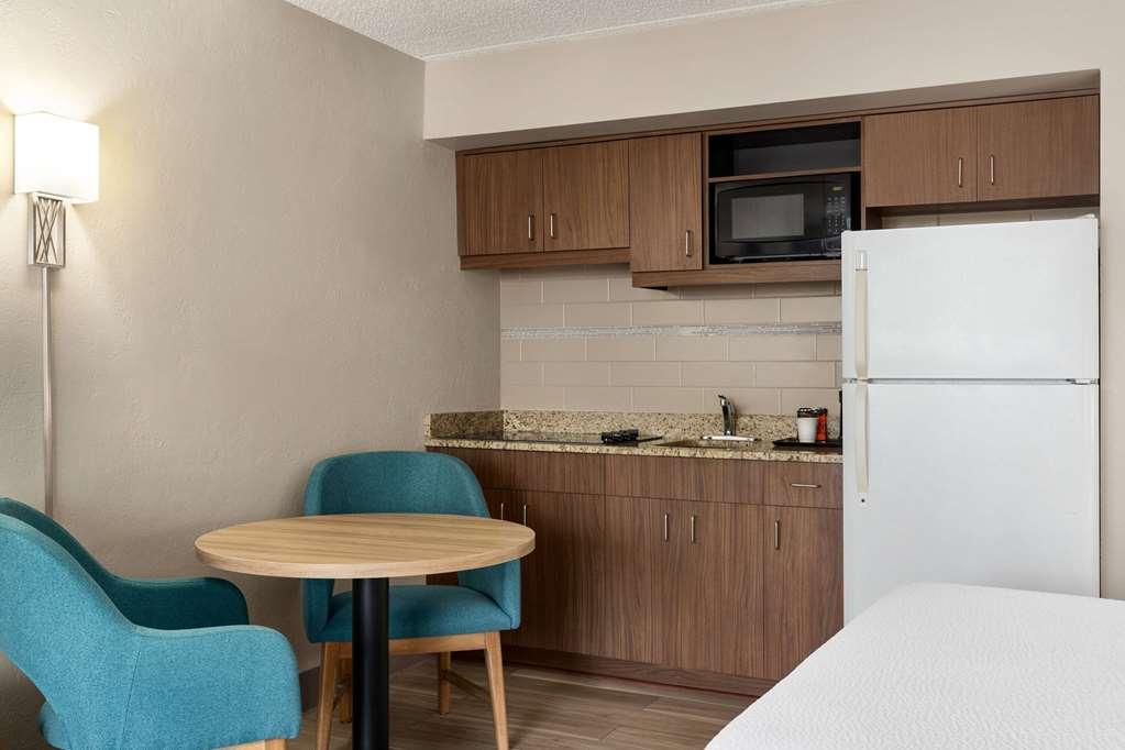 Days Inn By Wyndham Cocoa Beach Port Canaveral Phòng bức ảnh