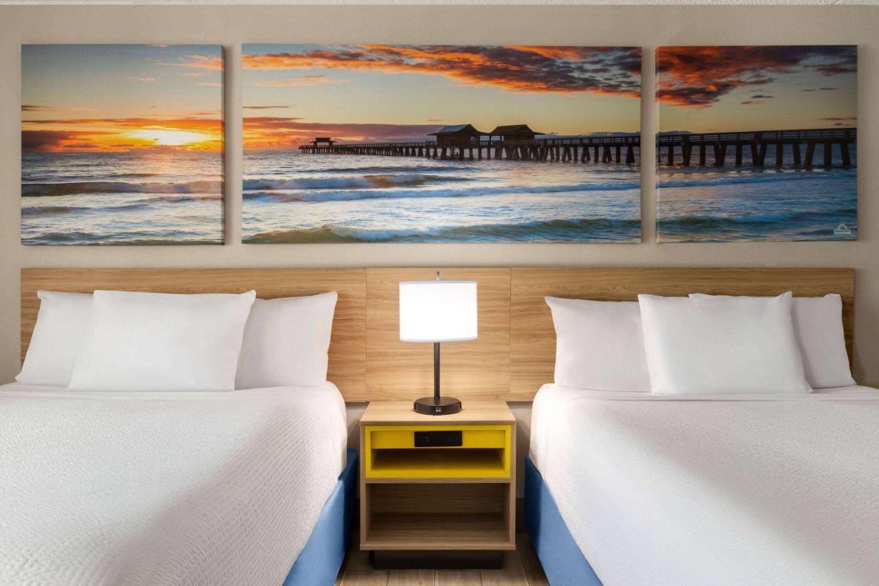 Days Inn By Wyndham Cocoa Beach Port Canaveral Ngoại thất bức ảnh