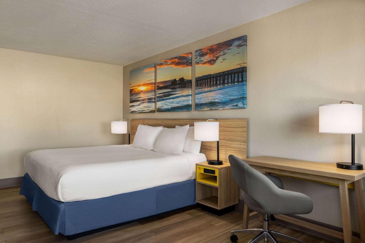 Days Inn By Wyndham Cocoa Beach Port Canaveral Ngoại thất bức ảnh