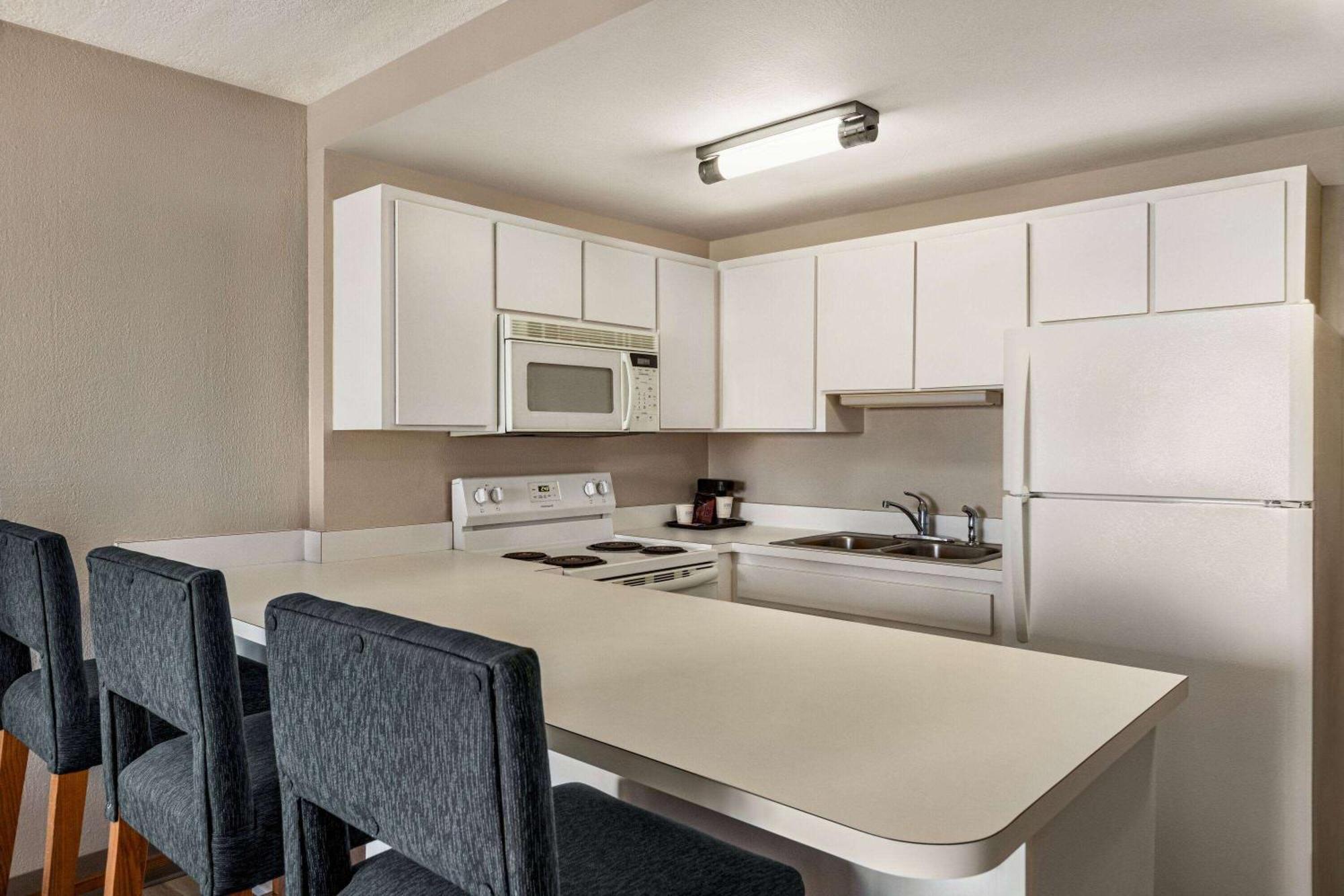 Days Inn By Wyndham Cocoa Beach Port Canaveral Ngoại thất bức ảnh