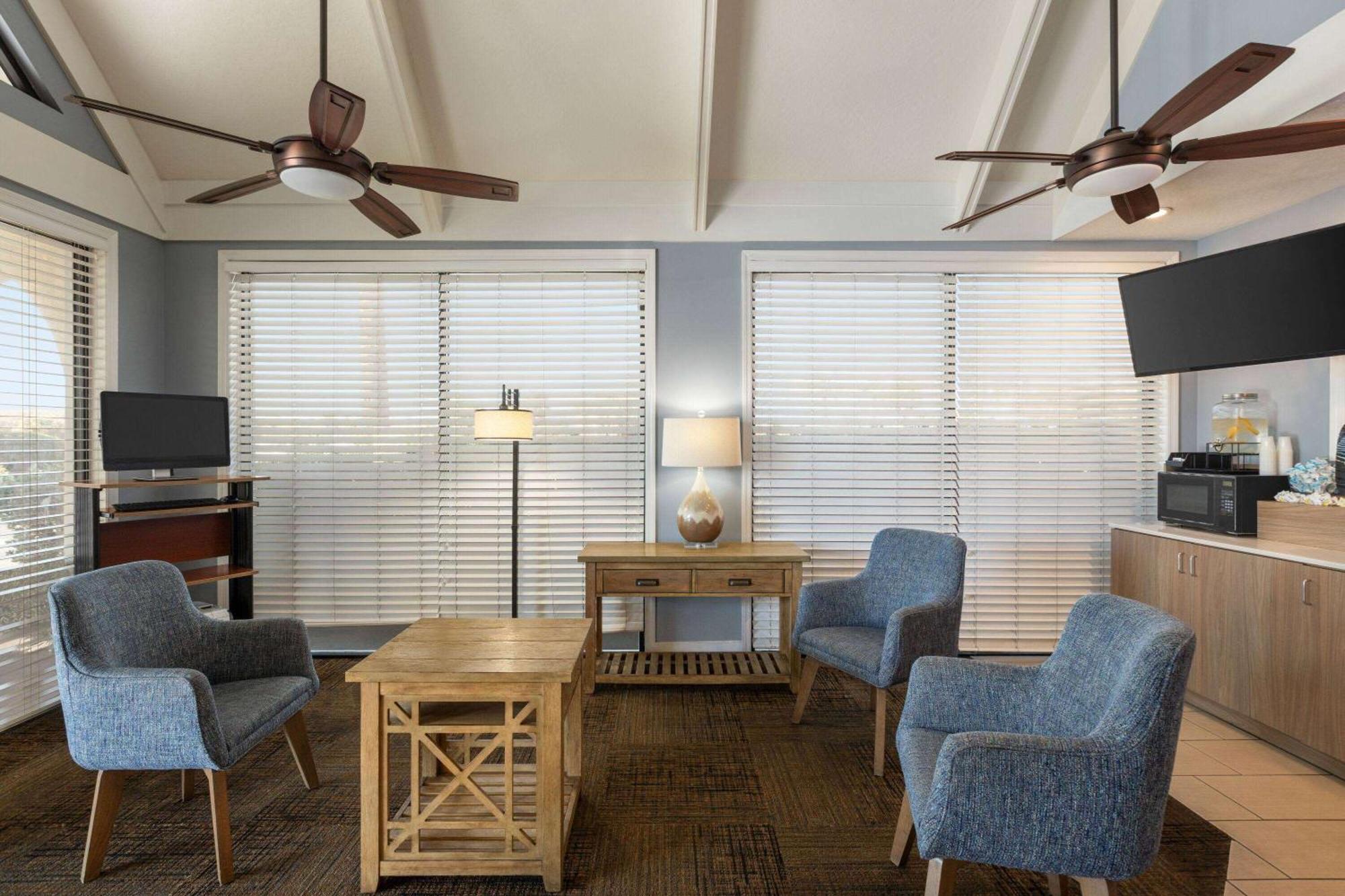 Days Inn By Wyndham Cocoa Beach Port Canaveral Ngoại thất bức ảnh
